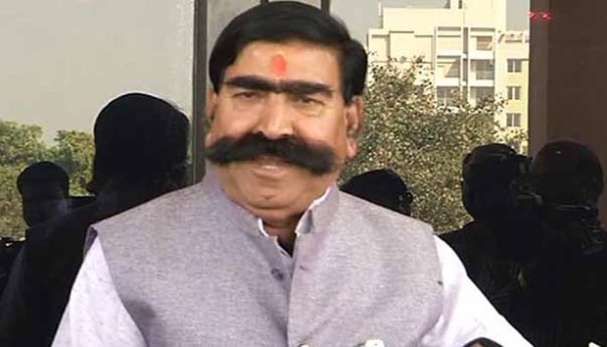 ನೆಹರೂ ಕುಟುಂಬದ ಪ್ರತಿಮೆಗಳನ್ನು ಕೆಡವಿದರೆ ಜನರು ಉಗುಳಲಿದ್ದಾರೆ!: ಬಿಜೆಪಿಯ ಜ್ಞಾನದೇವ್ ಅಹುಜ